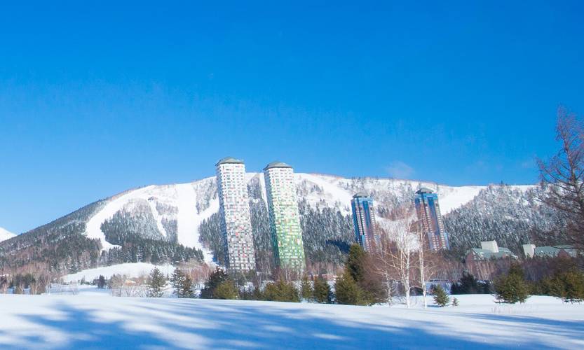 北海道滑雪 $7999商務套票住星野Resort