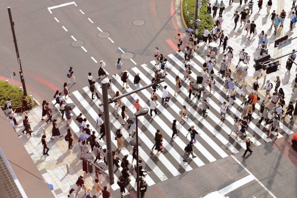 日本禮儀 不過日本人其實有自己一套行路方法。基本上同安全駕駛一樣
