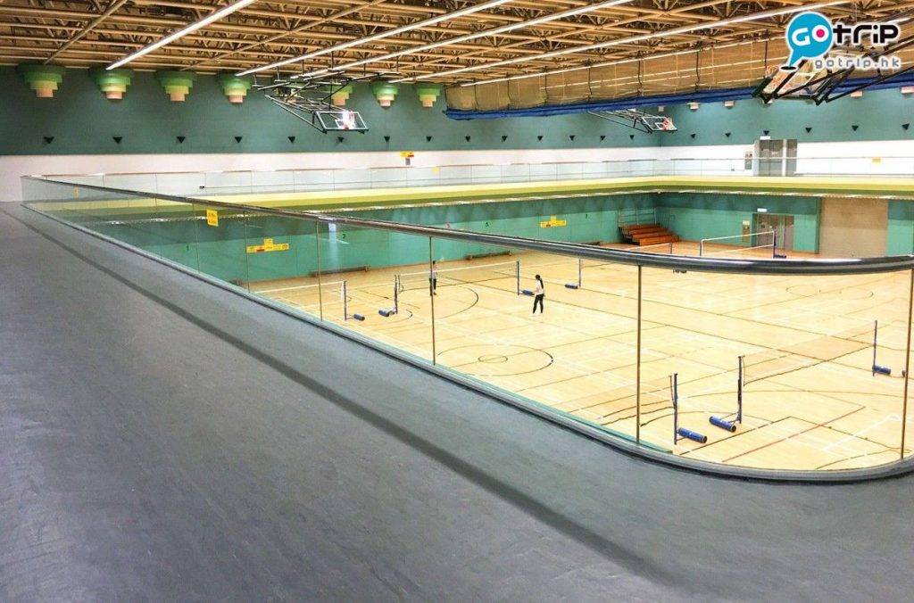室內緩跑徑 香港公園體育館的室內緩跑徑設計相對地簡單，長約162米。