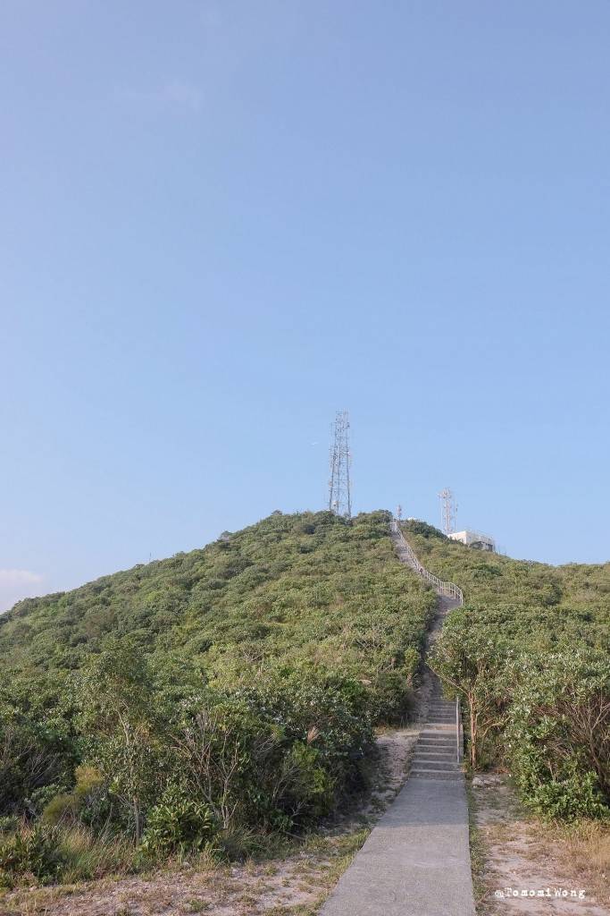 南朗山行山｜再向上行就是發射塔。