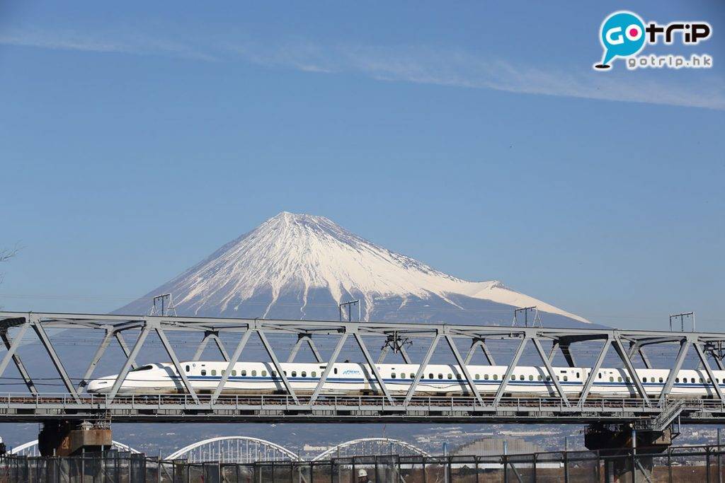 如果要拍到新幹線與富士山，不少龍友都會到富士川橋下等待。