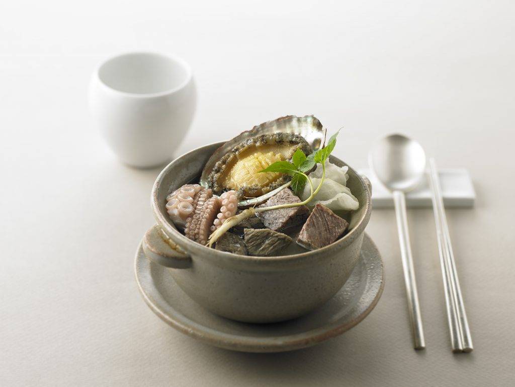 首爾 新羅酒店 海鮮加牛肉湯十分吸引！