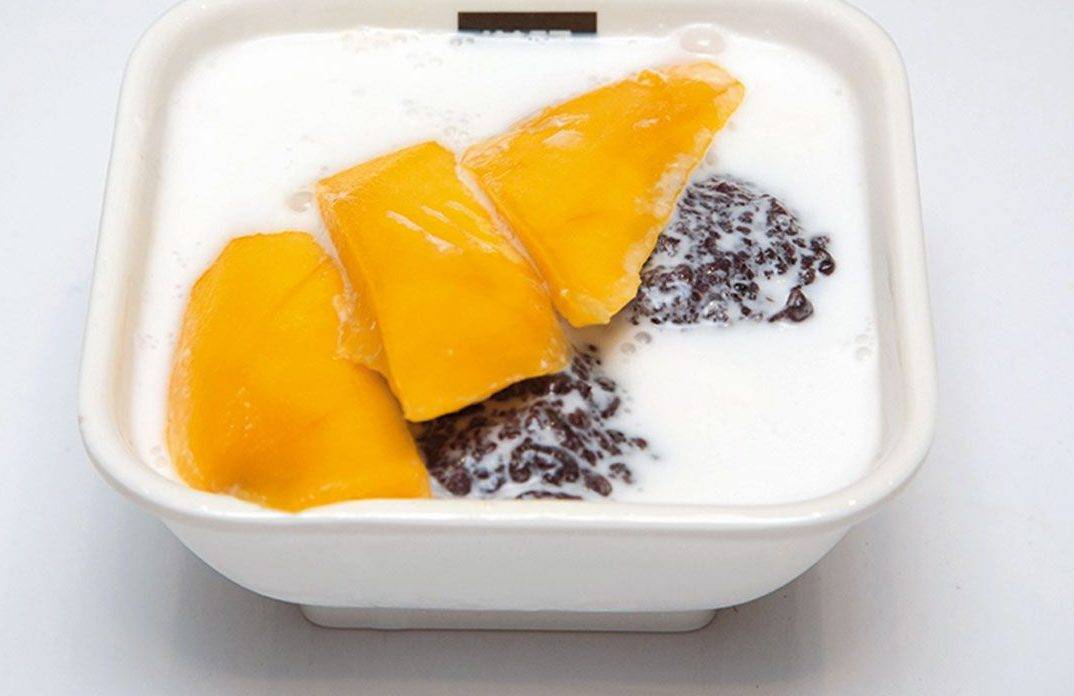 港式糖水 最好走椰汁，宜配芒果吃來增加甜度。