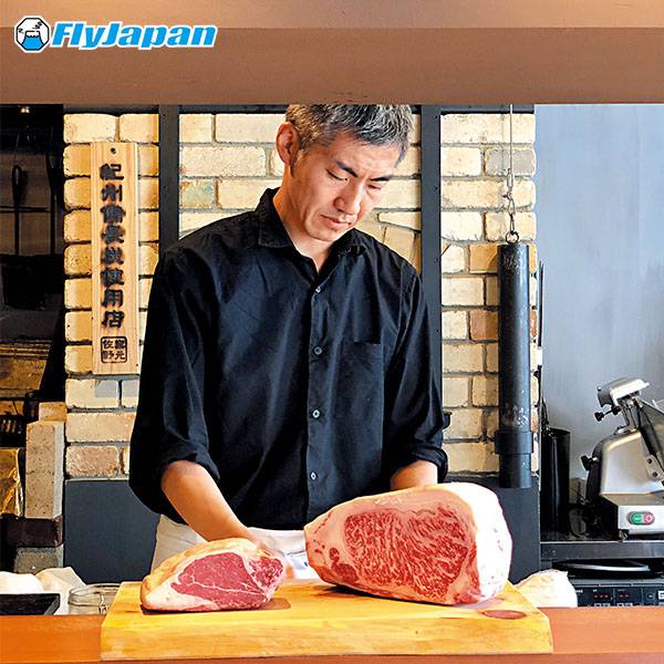 神戶 神戶牛 老闆廚師井上裕亮。在大倉酒店及創作料理餐廳工作了17年。對食材很考究，直接跟農場取貨，就連調味料都堅持要自家製。 ￼