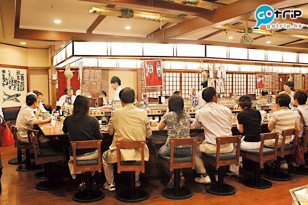 用餐禮儀 對日本人來說，只吃過迴轉壽司不算是「吃過壽司」。