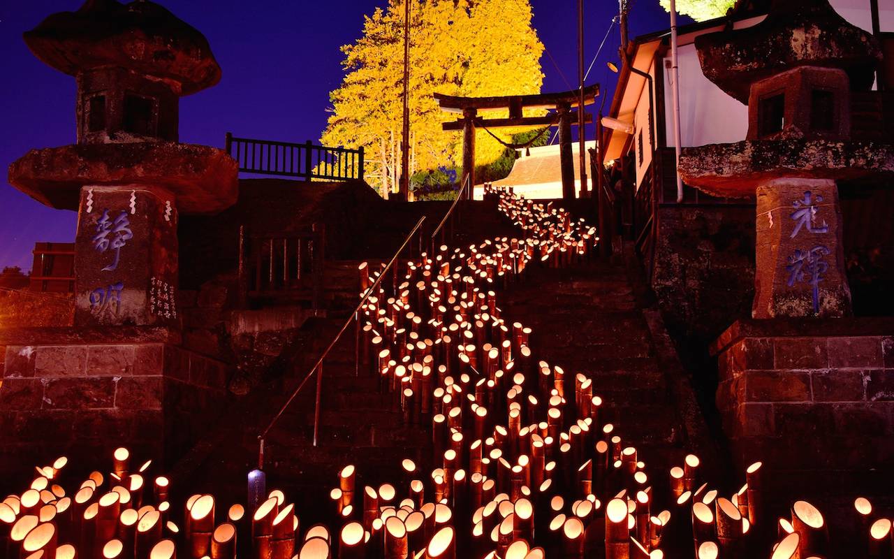 九州好去處 風情滿溢嘅「竹樂」竹燈籠景致，十足十動畫世界先見得到嘅夢幻景色。