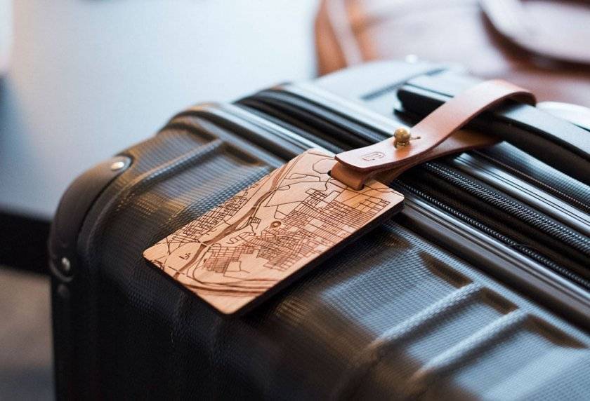 揀行李 行李tag最好揀簡單嘅款式。