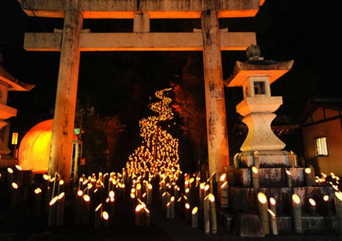 九州景點 一連三日嘅「竹樂」，每年都吸引眾多觀光客前來欣賞。