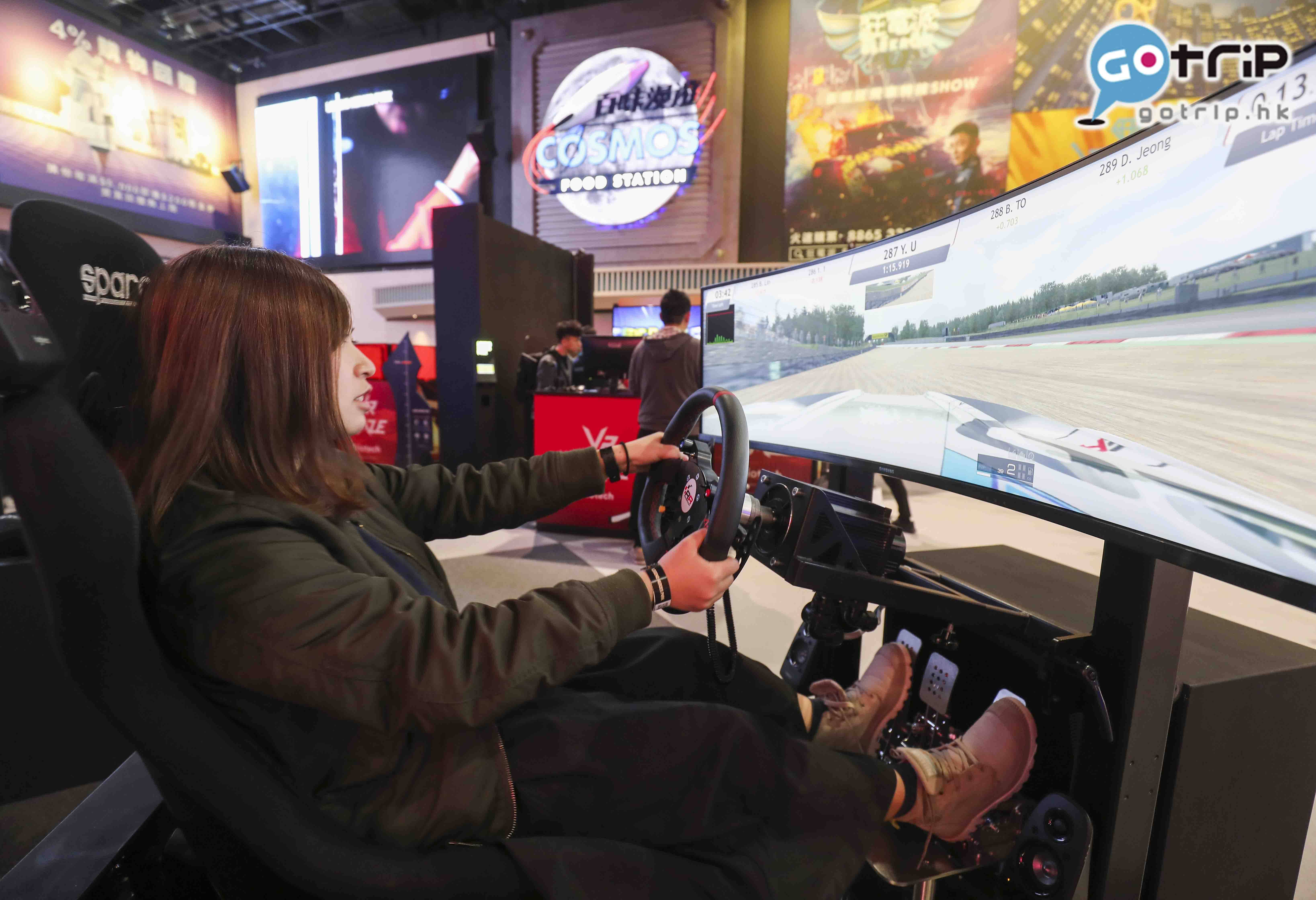 澳門 VR Legend Heroes Park 賽車（Raceroom AMG）