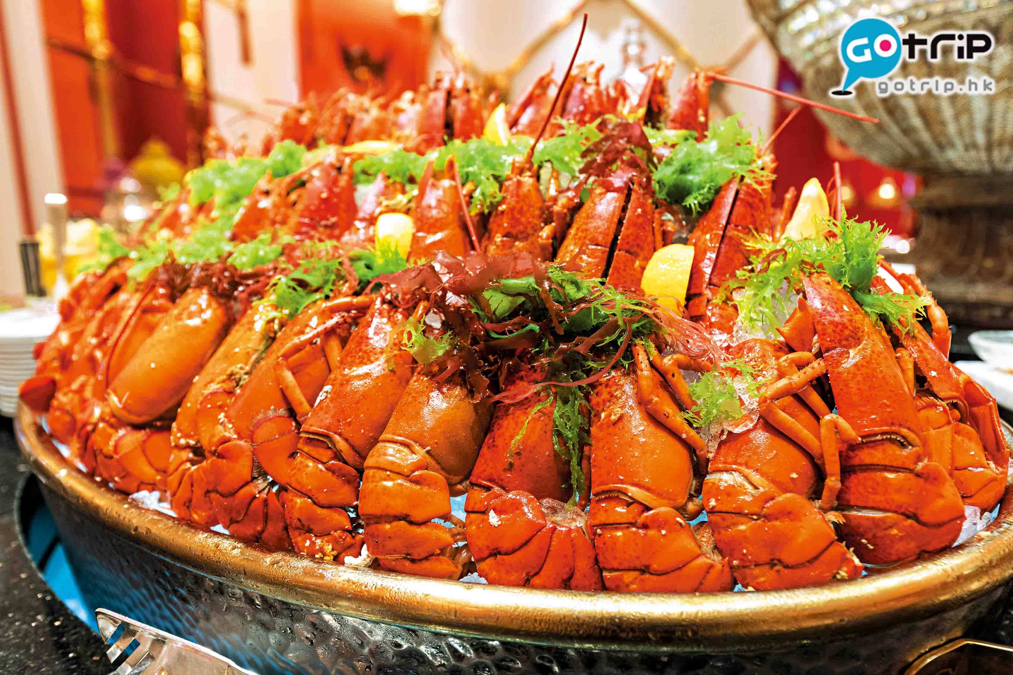 澳門自助餐2019 場內的海鮮有生蠔、龍蝦、長腳蟹和熟蝦。