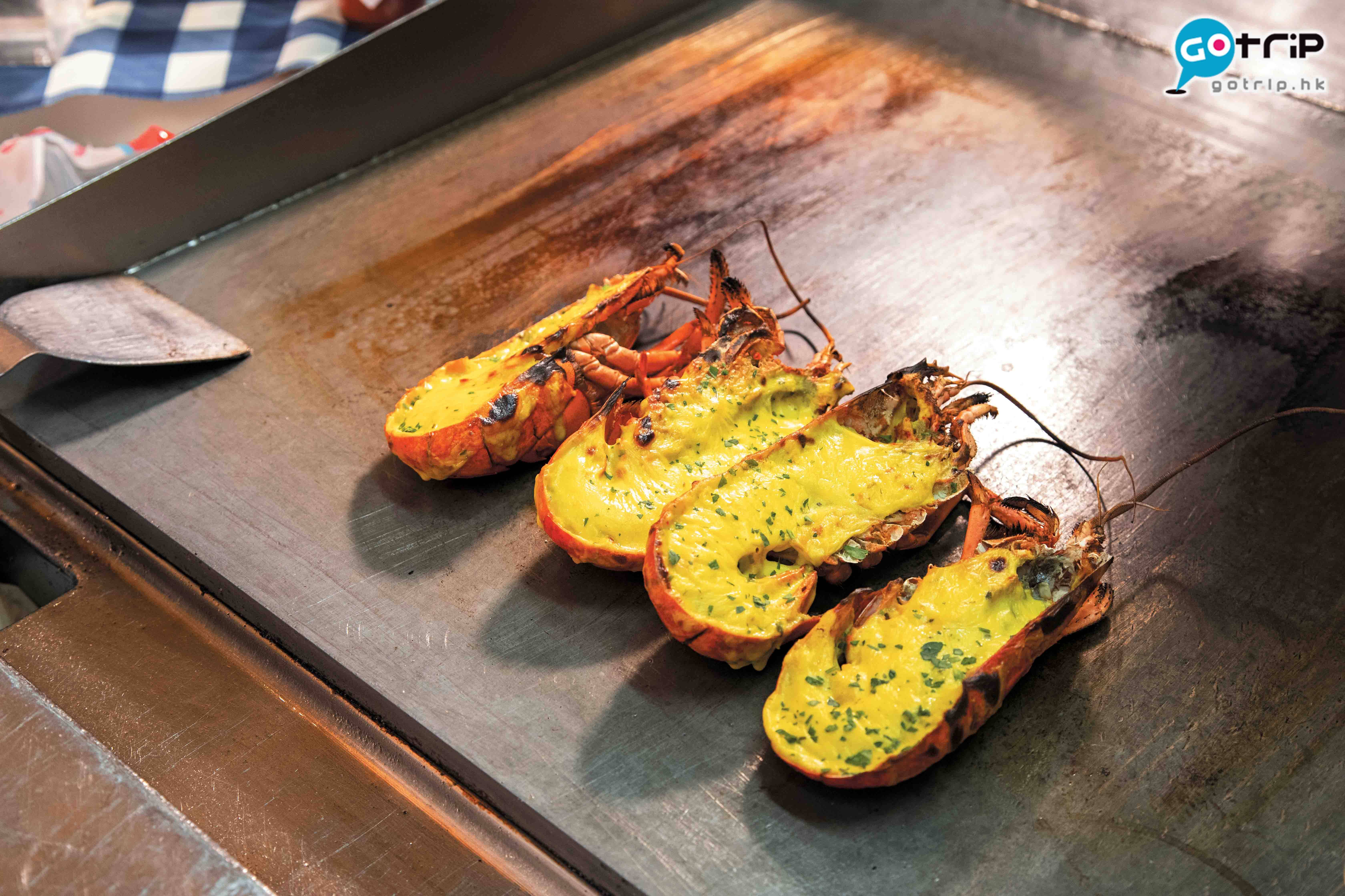 澳門自助餐2019 焗加拿大龍蝦，同樣是live station的重點之一。