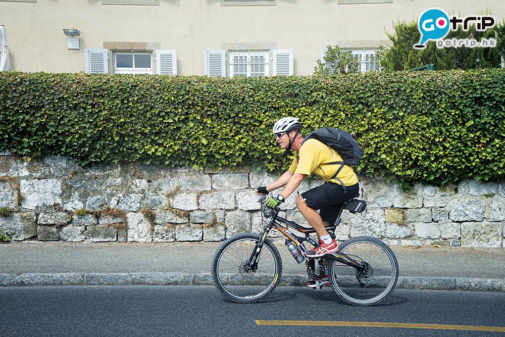 窮遊攻略 如果城市有公共的共享單車的話，也可以考慮租一輛單車，用騎單車的方法前往景點與遊歷城市！
