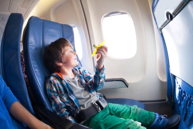 【旅行百科】10個實用防止BB/小孩在機上哭鬧的方法