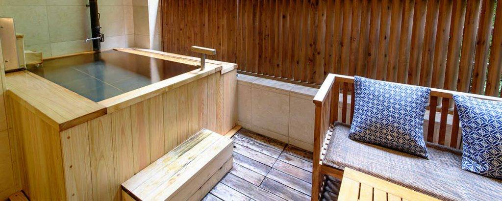 箱根溫泉 箱根 館內地下1樓附設室內浴池、露天浴池、乾式三溫暖的大型公共浴池。