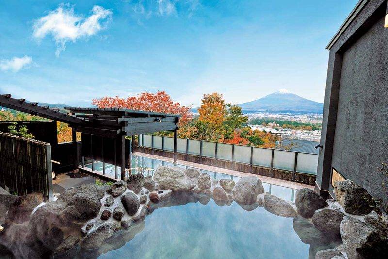 東京逛街新景點 「Hill Side 」內HOTEL CLAD 有日歸溫泉設施「木の花の湯」，自家泉源的大浴場可看到富士山。