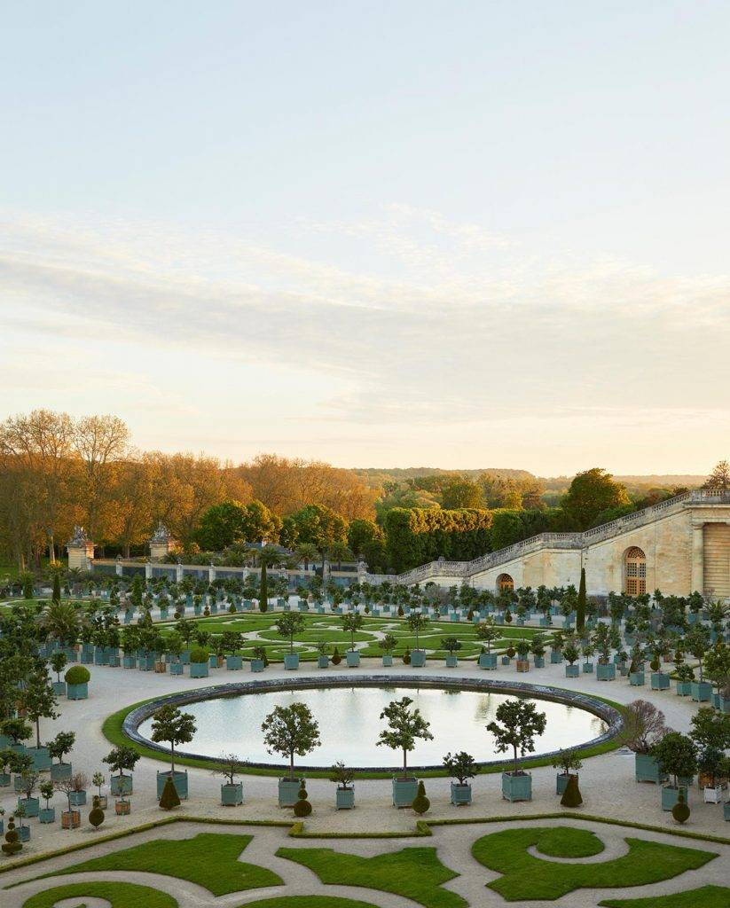 法國凡爾賽宮酒店 法國凡爾賽宮酒店Le Grand Contrôle，身處佔地面積為110萬平方公尺的凡爾賽宮殿園區，是由3棟南翼走廊延伸部分的建築改建而成