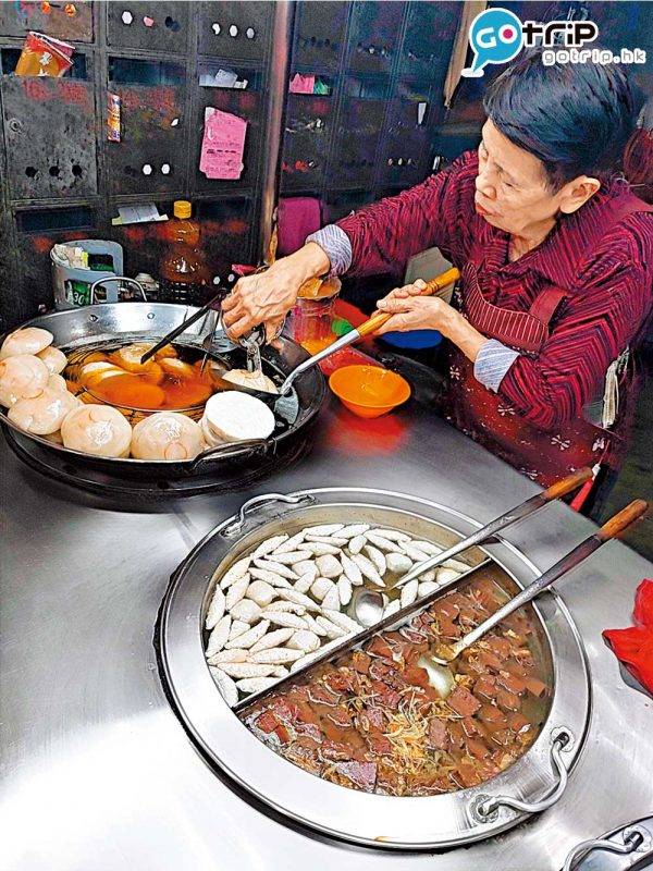 新北環狀線 無名香菇肉圓在興南夜市已經營超過 年，多年來均專心賣台式肉圓。