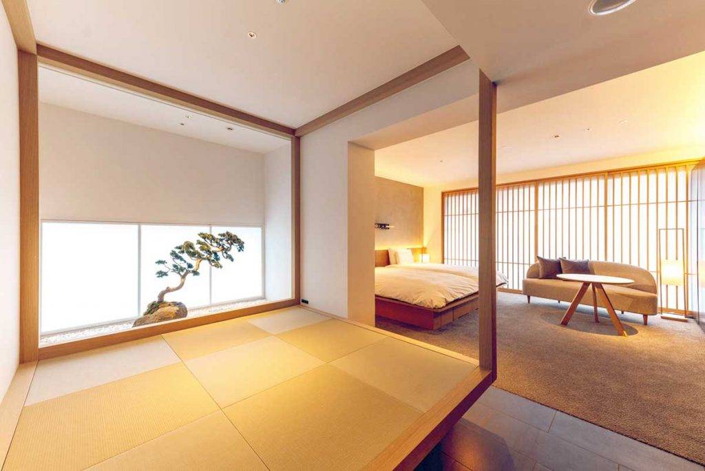 京都住宿 全館只有4間的Tsuboniwa Suite面積約6百呎，最多可住4 人，設有榻榻米的小偏廳。
