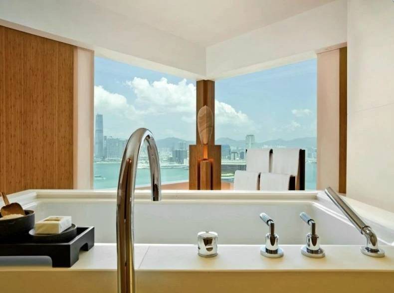 STAYCATION優惠推介 每間房都有個望海浮誇浴缸