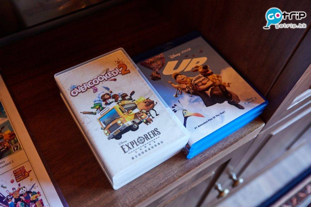 迪士尼探索家度假酒店 並提供多款熱門遊戲和迪士尼電影DVD。