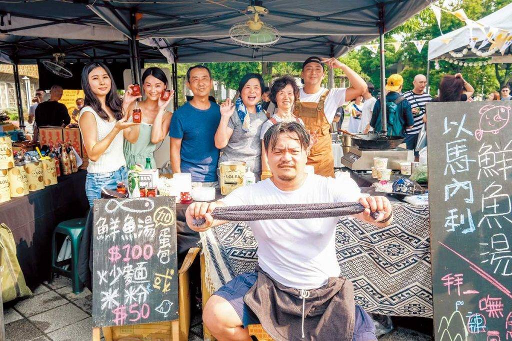 台灣景點 台北市內極受歡迎的以馬內利鮮魚湯首次出征市集。