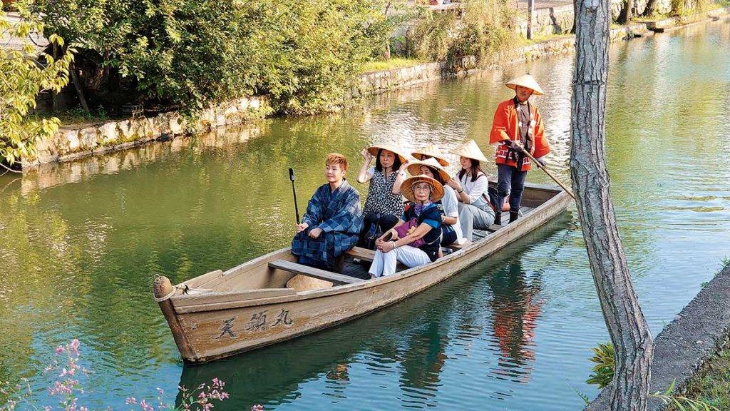 四國景點 川舟 成人¥500/HK$37 小童¥250/HK$19
30分鐘一班，一艘川舟最多可坐6人，所以常常都要等位。