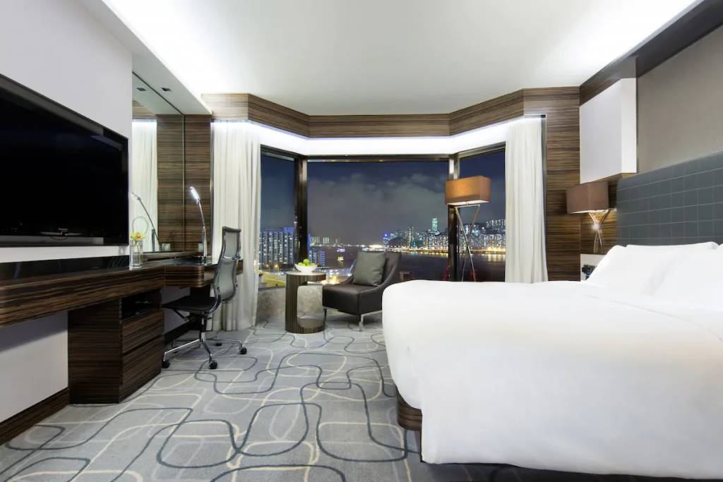 Black Friday 2020｜千禧新世界香港酒店鄰近尖沙咀海濱長廊，可以欣賞都香港維港景色。