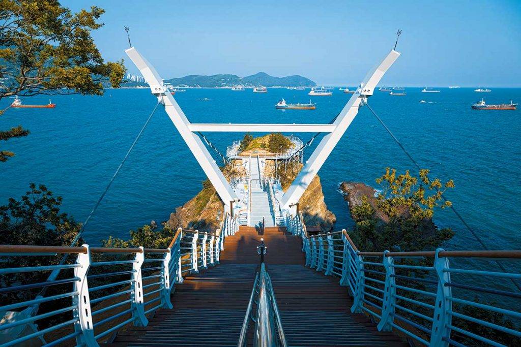 釜山打卡 網狀橋面讓人更可感覺到腳下海浪的澎湃。