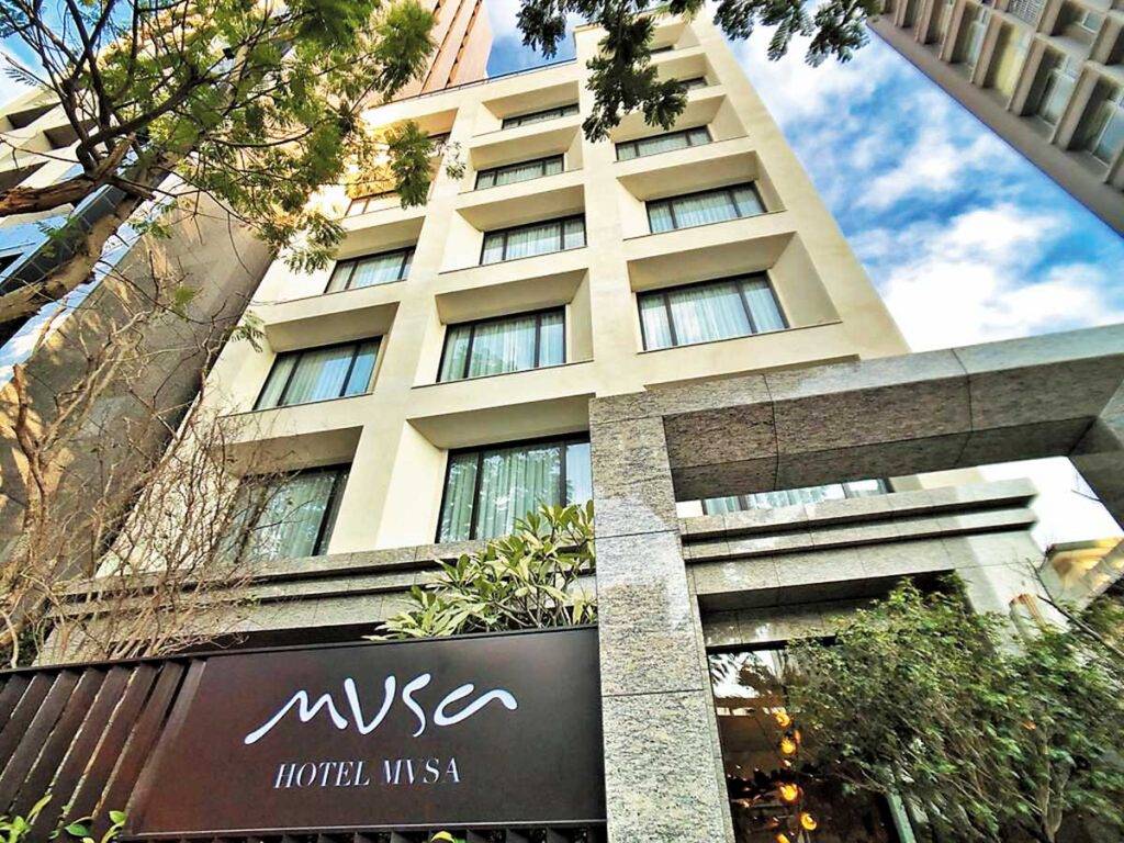台灣新酒店 慕舍只有7層，走精品酒店路線，每 層都以一間聯名酒莊命名。
