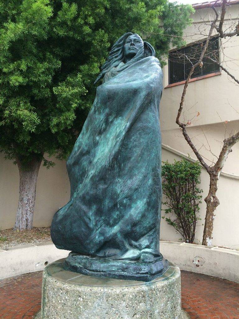 史上最孤單女人 胡安娜·瑪麗亞雕像