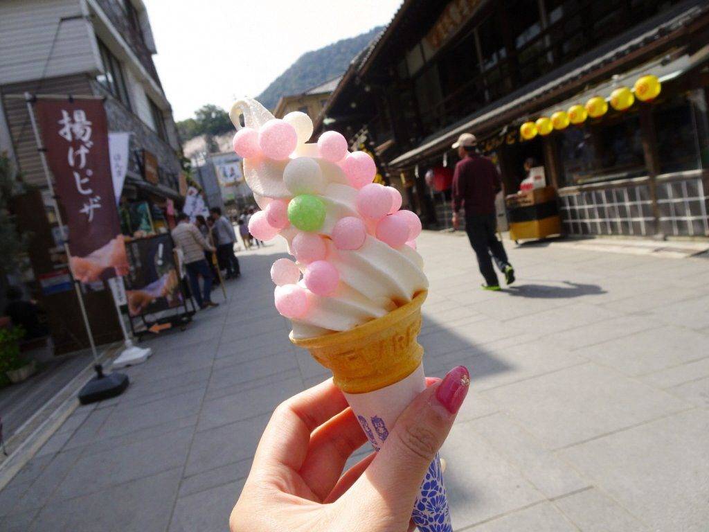 香川美食推介 粉嫩色調的和三盆雪糕，是到訪香川的必試IG甜品。