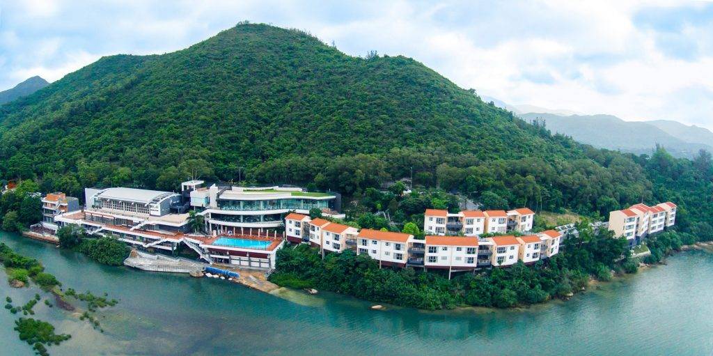 香港度假屋Staycation 【賽馬會西貢戶外訓練營】西貢有個面海的宿營，除了可以讓機構作訓練營，可以讓公眾預訂作度假屋之用