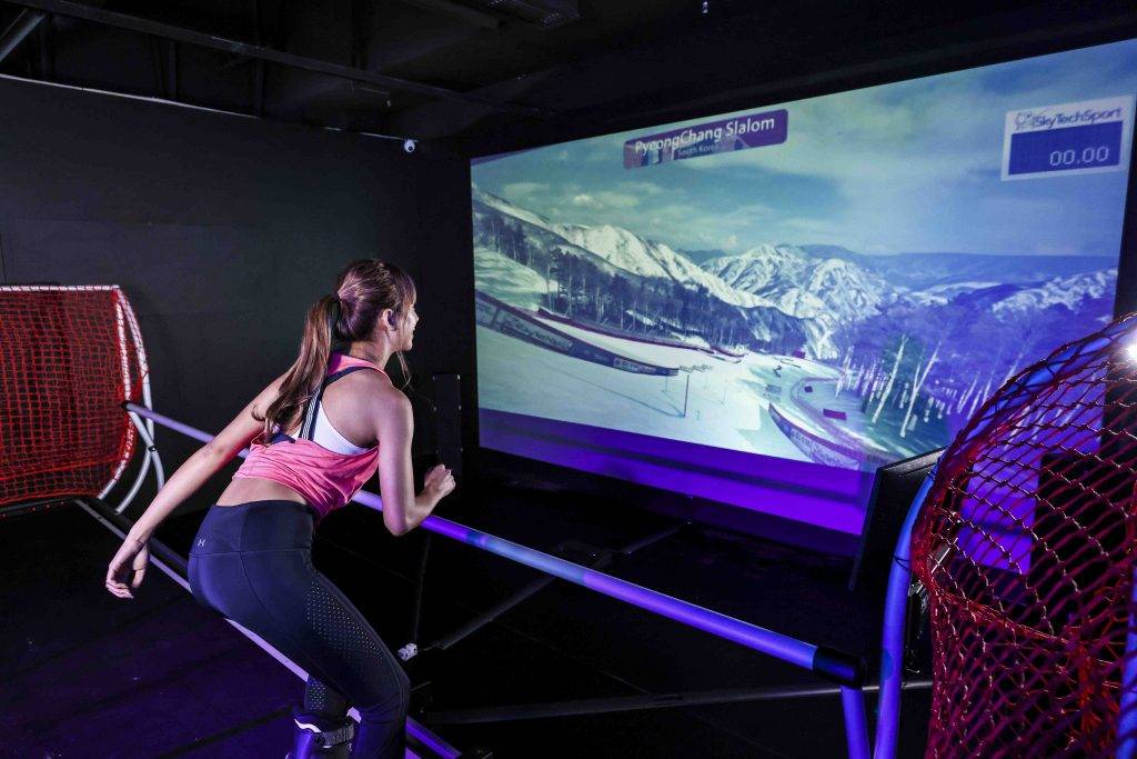 室內遊樂場 體驗奧運選手的模擬真實訓練，置身多條國際知名的滑雪賽道