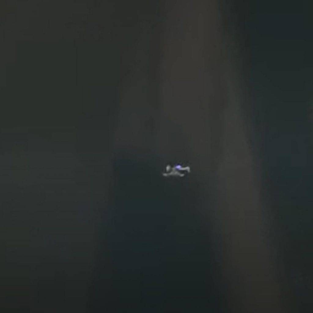 浸浴 Staycation 網友拍下窗外的航拍機。