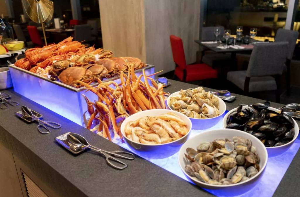 港青酒店YMCA 想吃自助餐可加8升級享用海鮮八重奏自助晚餐