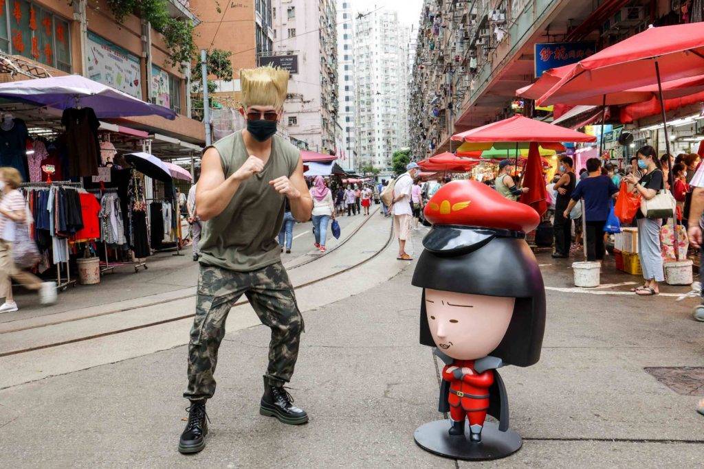 小丸子 野口同學首先去視察香港鬧市，究竟有咩買呢？