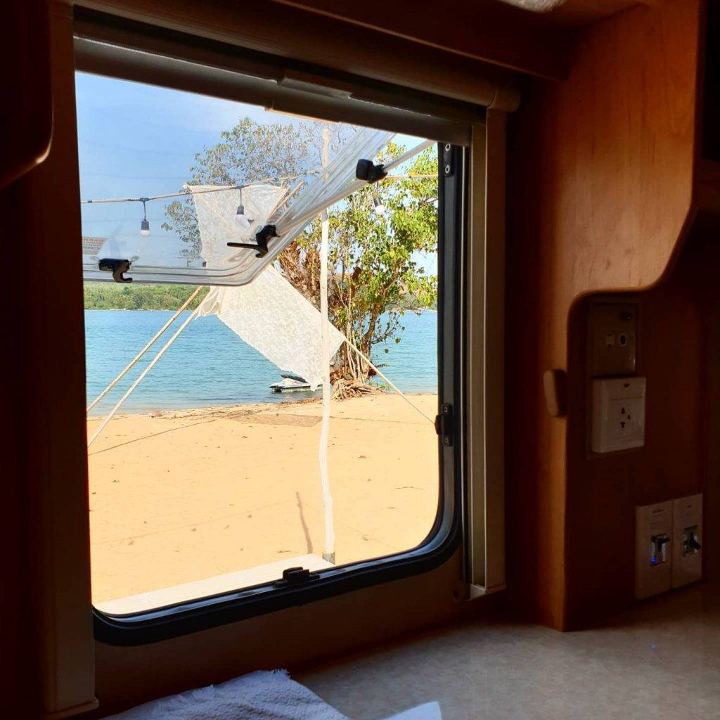 布吉度假村酒店 打開窗戶飽覽布吉島美景。