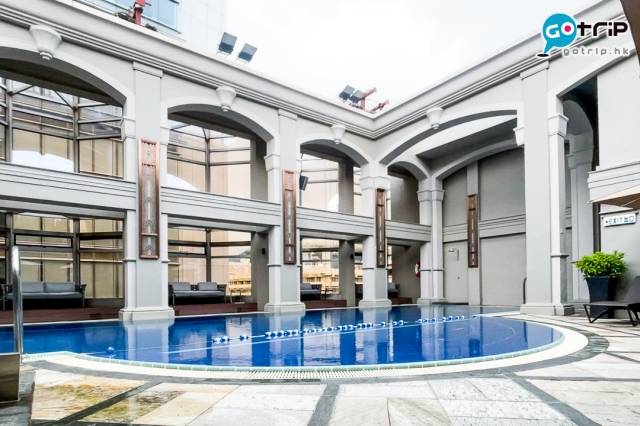 朗廷酒店 酒店泳池希臘雅典式設計好別緻！