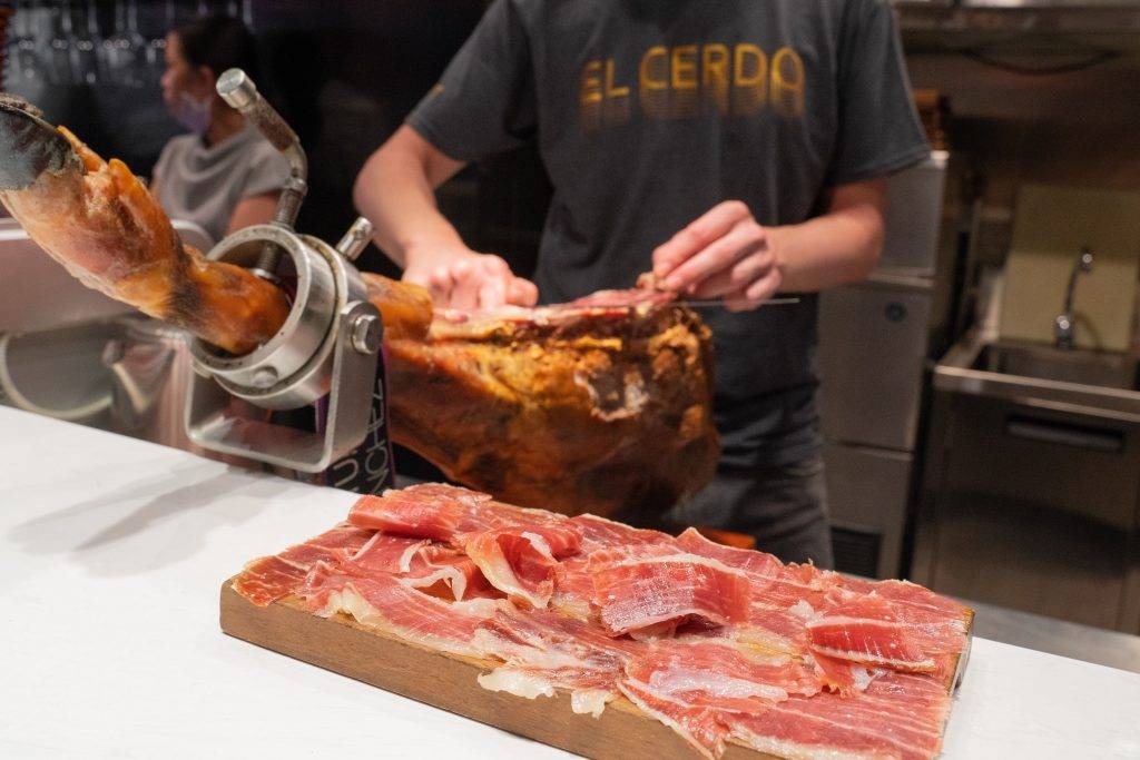 西班牙黑毛豬 The Classic Tapas  極上伊比利亞黑毛豬火腿 60 Months Cured Iberian Ham By Arturo Sanchez