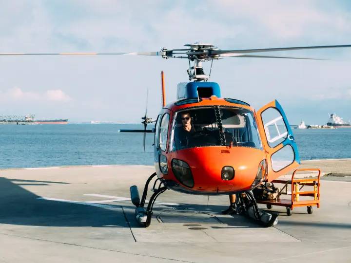 Ports直升機之旅 PORTS 會與慈善機構 Time Auction 合作，舉辦「PORTS X Time Auction 直升機之旅」飛行體驗！