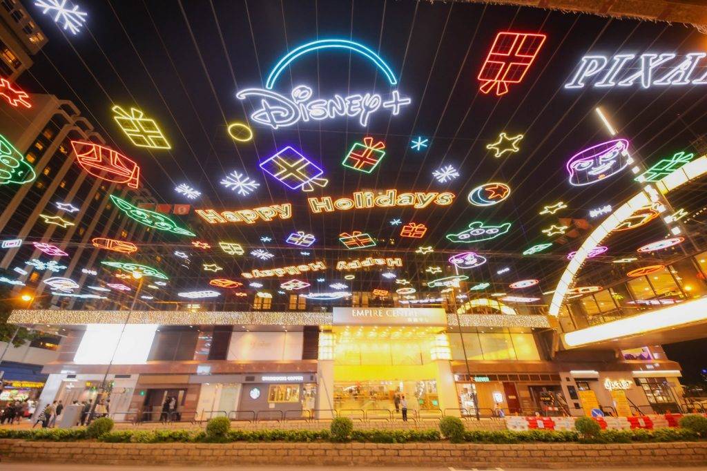 （圖片來源：東尖沙咀地產發展商聯會授權圖片）聖誕燈飾2021｜1. 尖沙咀燈飾