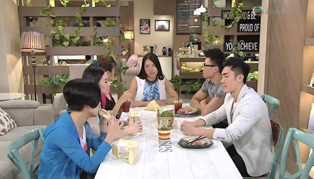 打工仔呻同事吃飯走數，尋求網民協助。（圖片來源：TVB《愛回家》劇照）