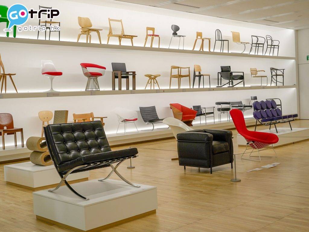 富山 海報及椅子系列展示室內可以看到日本及富山的代表性藝術家設計的椅子。