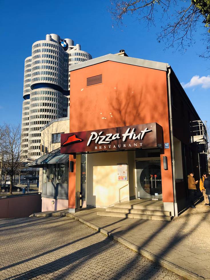 俄羅斯 PizzaHut亦宣布關閉俄羅斯所有分店。