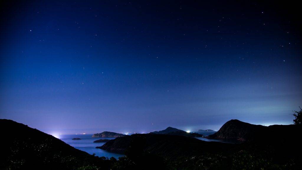 Samsung Galaxy S22、S22+夜拍實測｜輕鬆拍出單反級照片，另加5大香港夜景拍攝地點推介 圖片來源：Unsplash