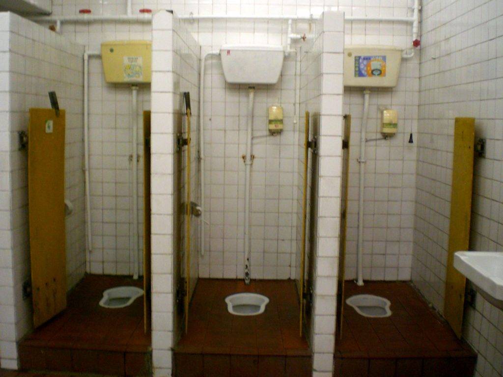酒店浸浴 有人認為酒店浴缸同公廁差不多，被無數人用過。