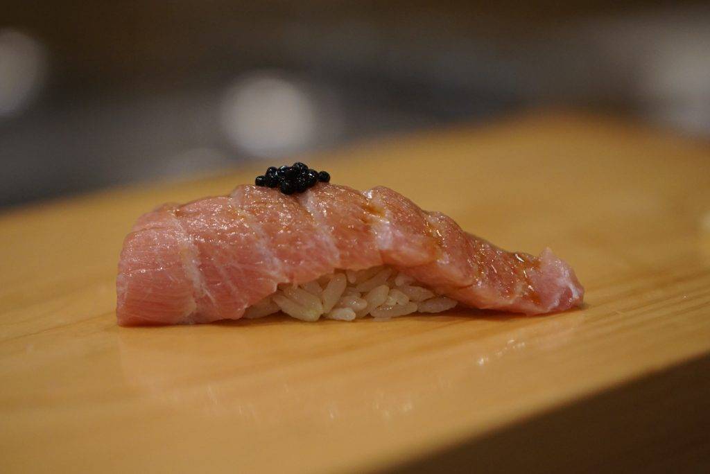 omakase 餐桌禮儀 Omakase的壽司大小通常也是一口Size