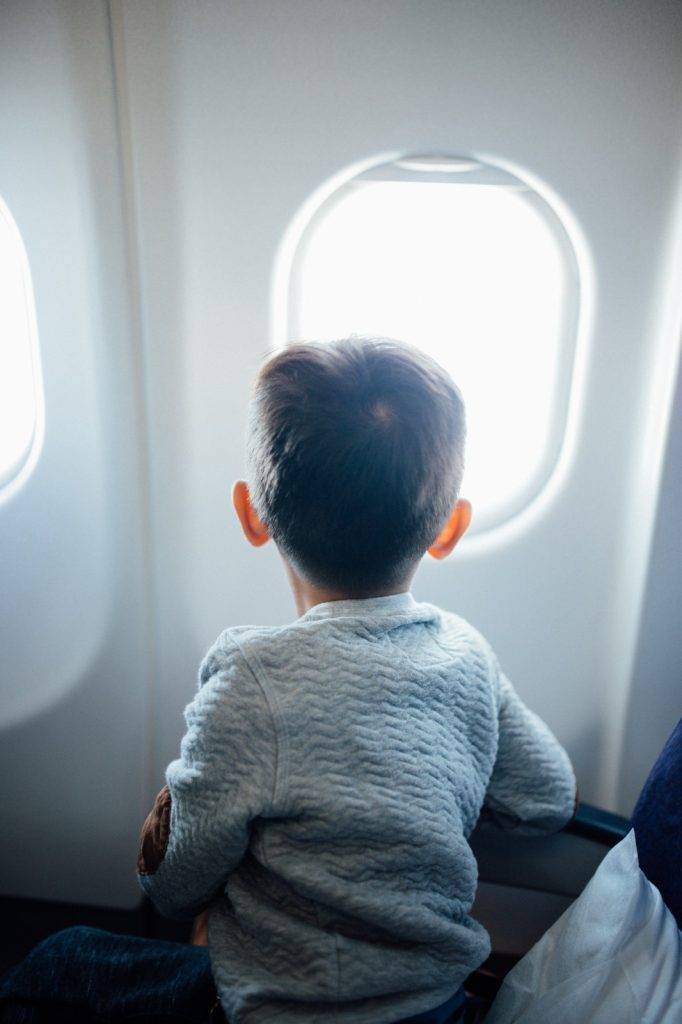搭飛機遇小童 扭計 小童乘搭飛機的問題一直以來備受討論
