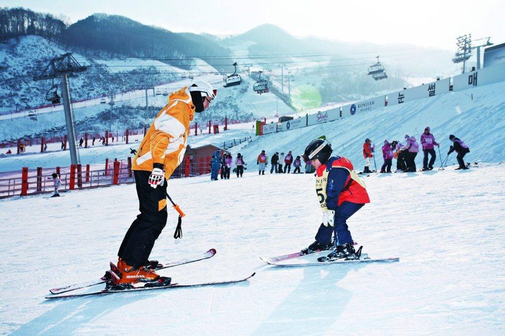 韓國首爾滑雪場 歎世界 首爾 營業至夜晚9點，滑到筋疲力盡都得