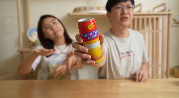 檸檬茶 台灣 飲品 「很酸」是三人對它的感受。